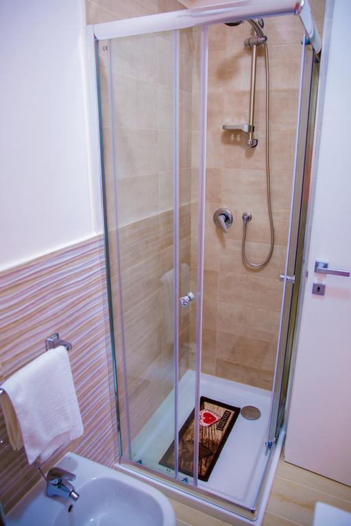 Gleda Rooms In The Square Pompei Bagian luar foto