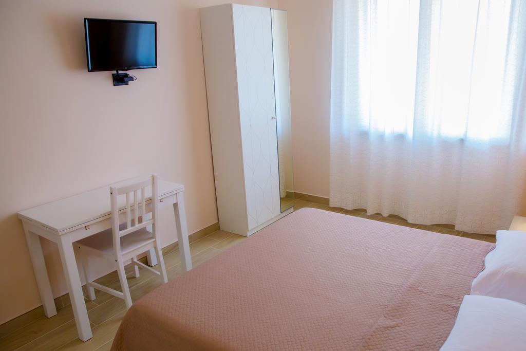 Gleda Rooms In The Square Pompei Ruang foto
