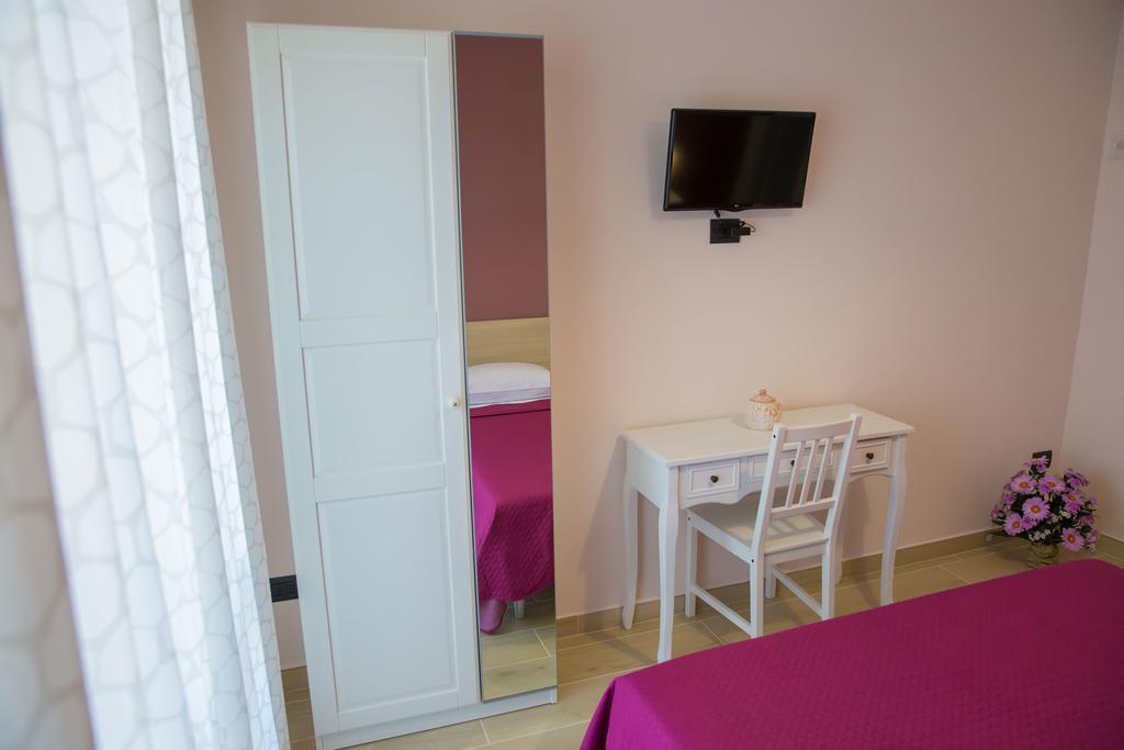 Gleda Rooms In The Square Pompei Bagian luar foto